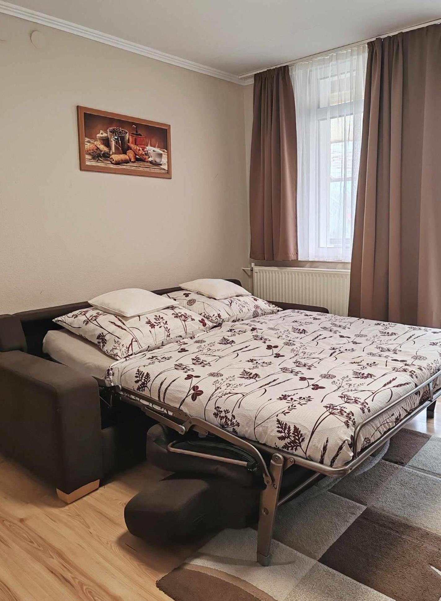 To Apartman Gunarasfuerdo Домбовар Экстерьер фото