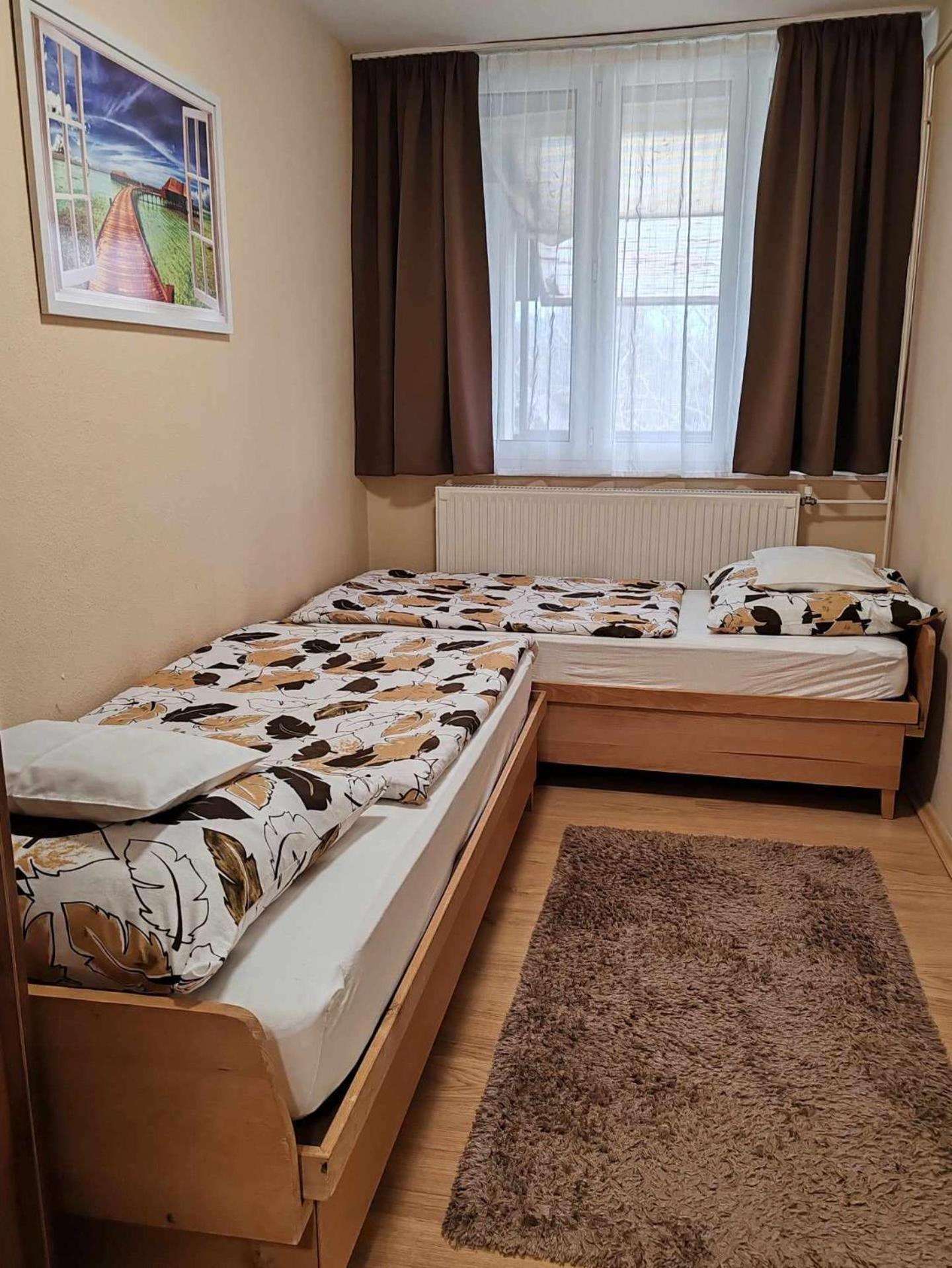 To Apartman Gunarasfuerdo Домбовар Экстерьер фото