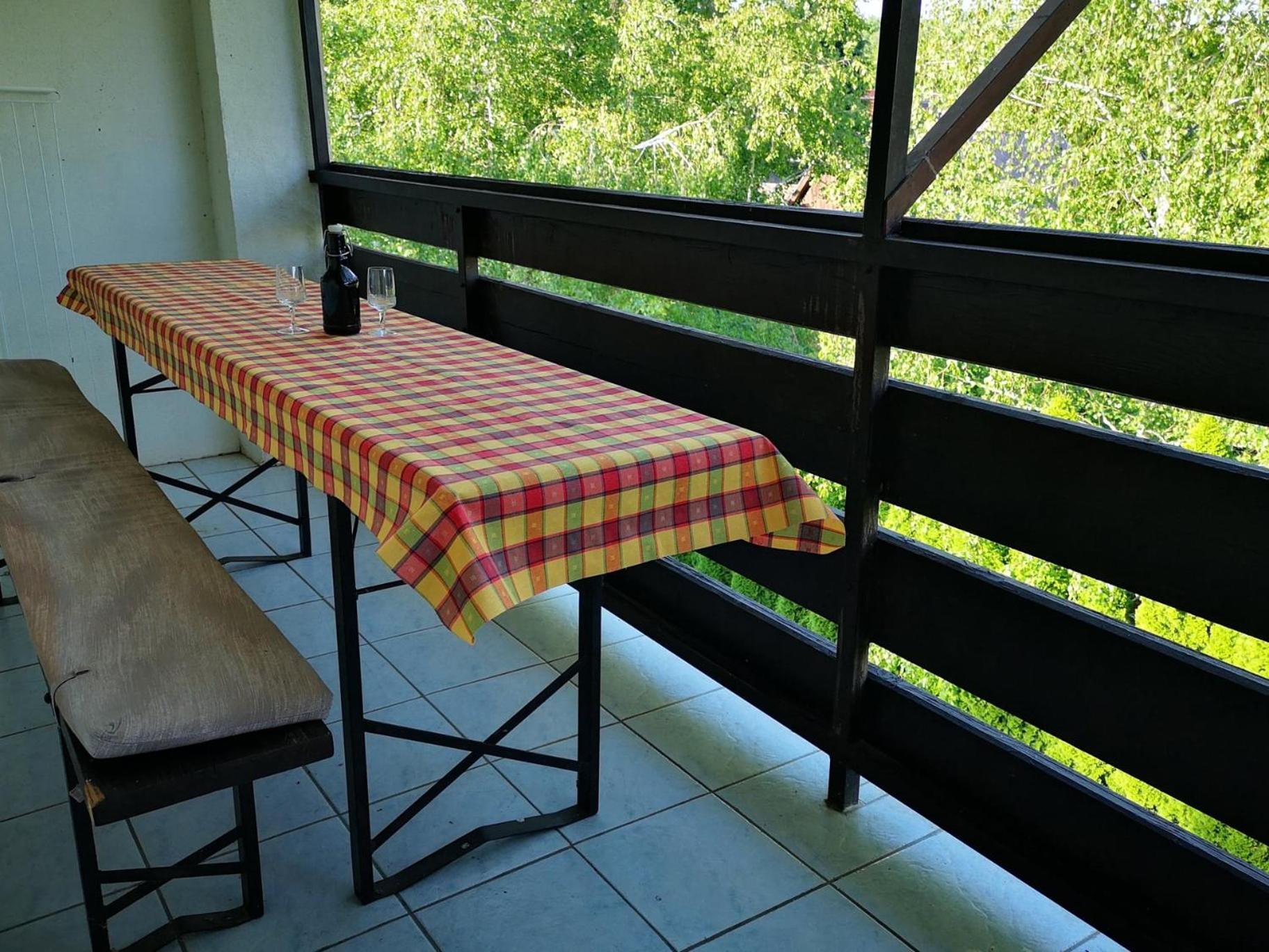 To Apartman Gunarasfuerdo Домбовар Экстерьер фото