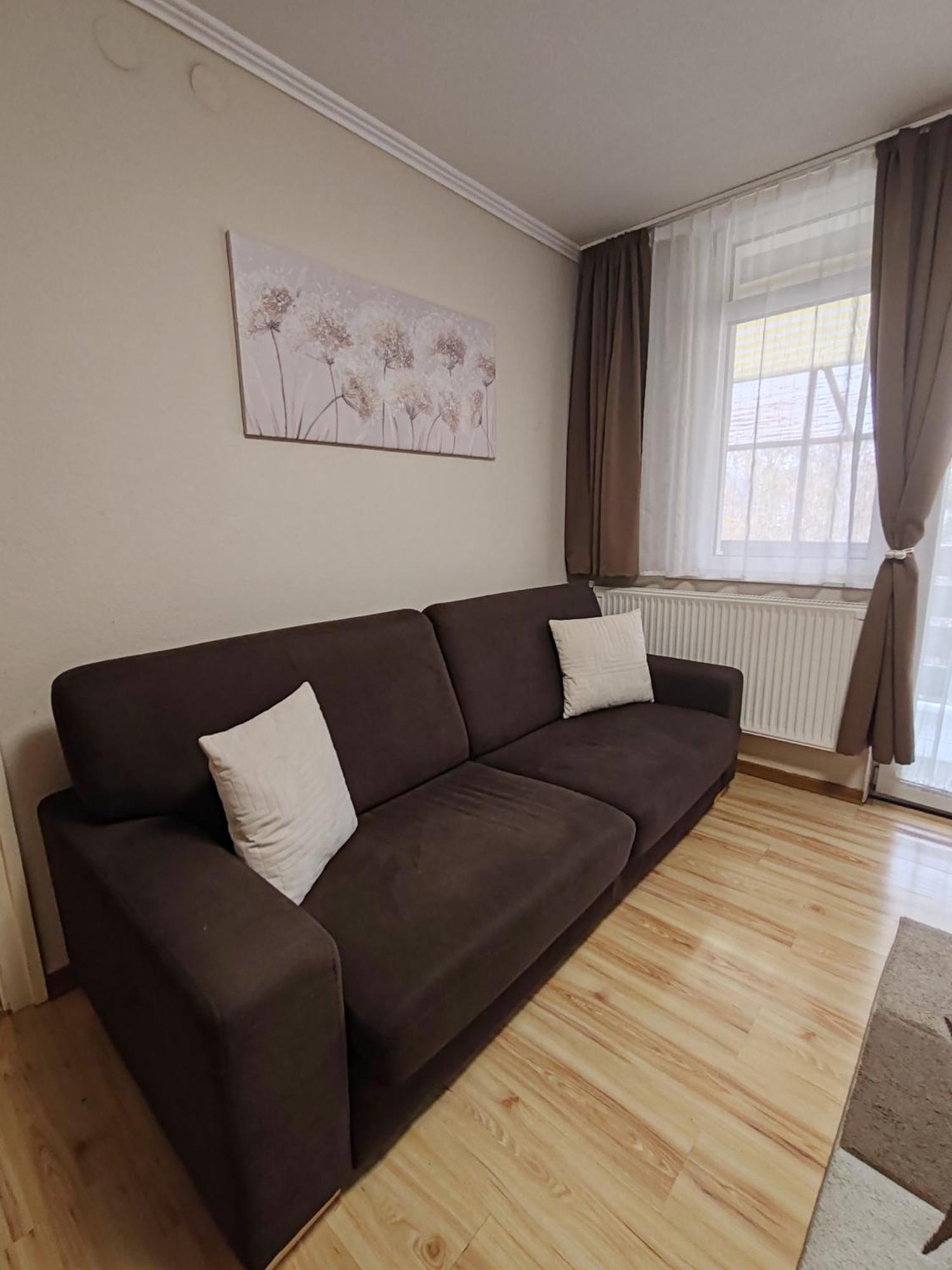 To Apartman Gunarasfuerdo Домбовар Номер фото