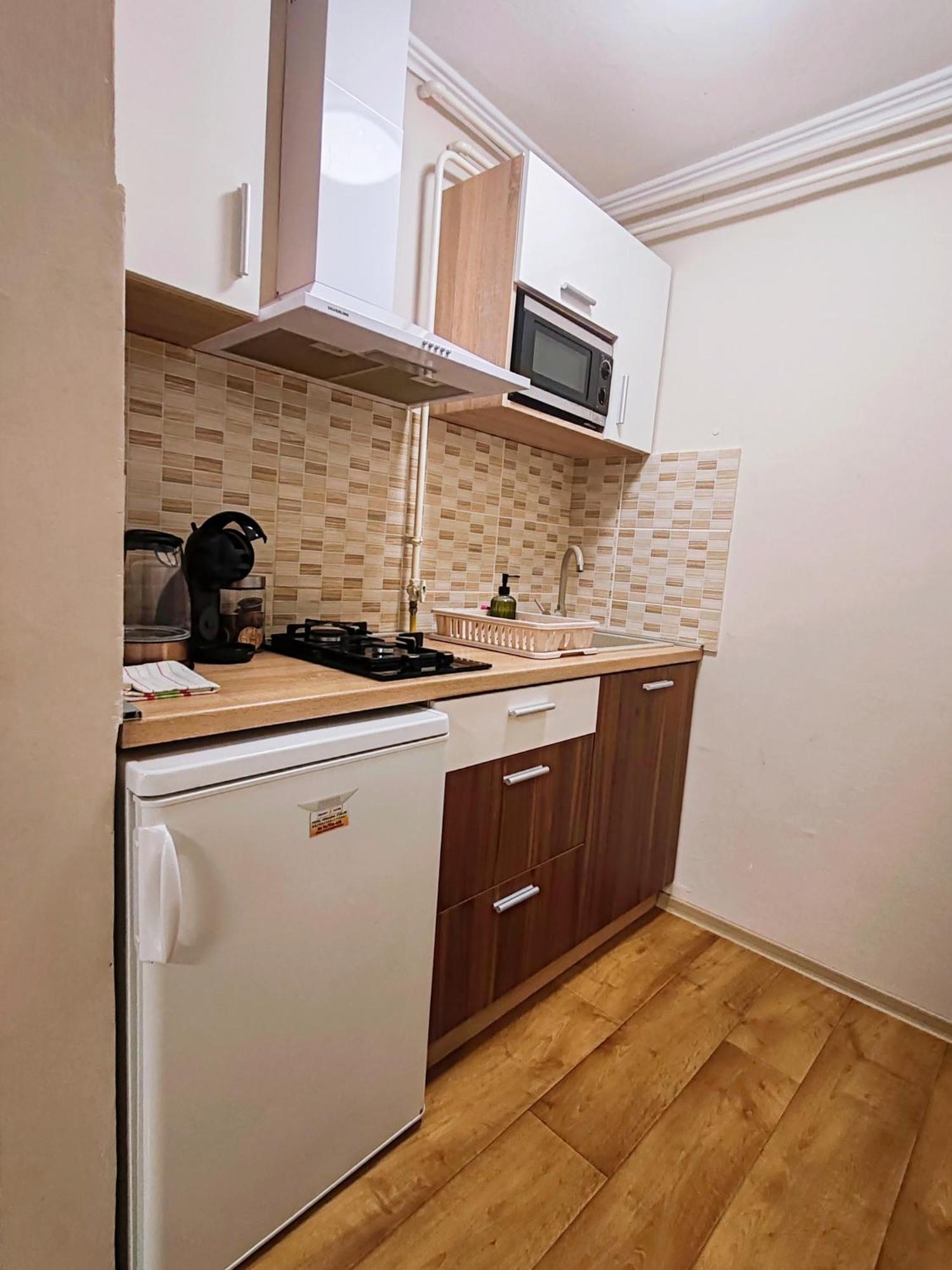 To Apartman Gunarasfuerdo Домбовар Экстерьер фото